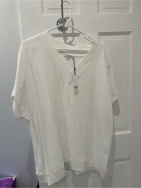 Chico's White Textured V-Neck Short Sleeve Top